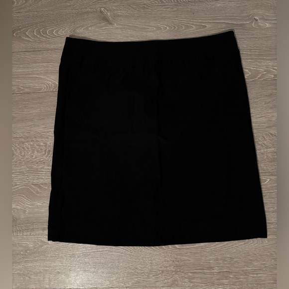 Black pencil skirt - Picture 1 of 3